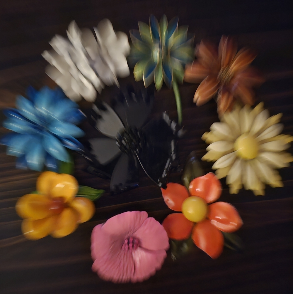 Flower Pin Bundle - Picture 3 of 12